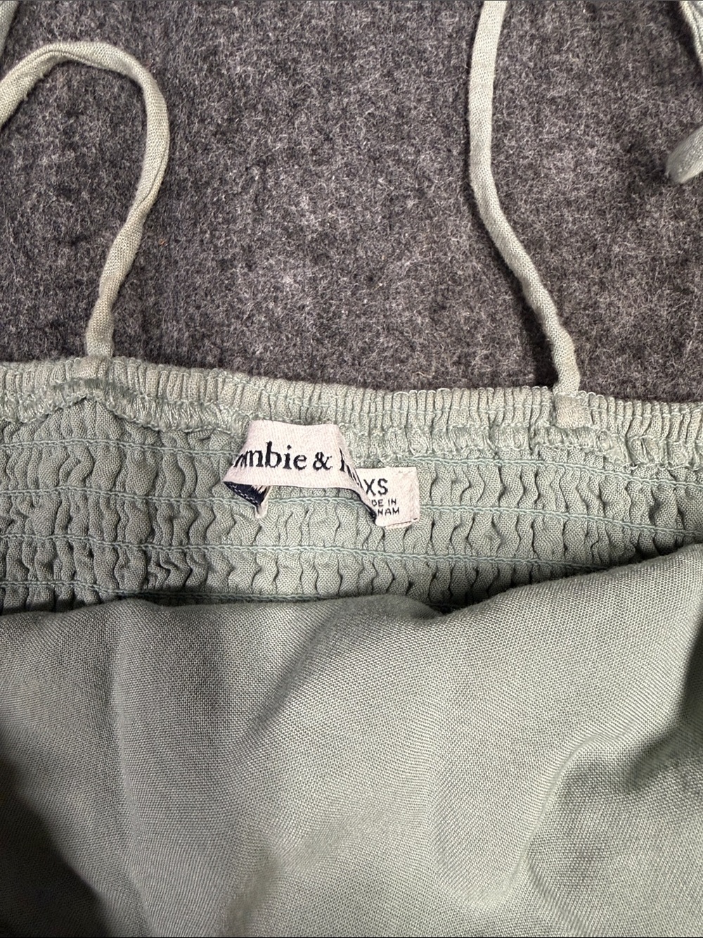 Abercrombie & Fitch Pale Mint Tie-Shoulder Crop Cami - Picture 2 of 6